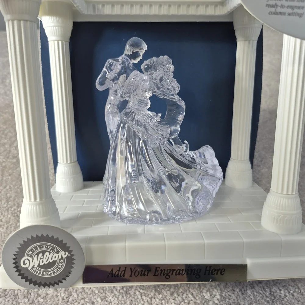 Wilton Wedding Cake Topper Keepsake Display Bianca Couples 1st Dance New